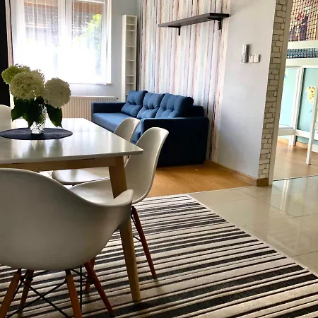 Mieszkanie Z Ogrodkiem * ヴロツワフ