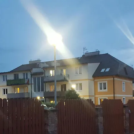 Mieszkanie Z Ogrodkiem ヴロツワフ